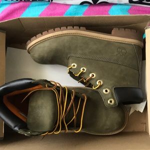 Timberland Waterproof Boots (Lightly Worn)